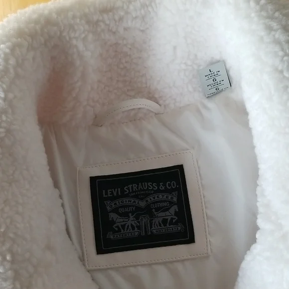 Levi's Women's Stand Collar Sherpa Puffer Jacket - Picture 4 of 12